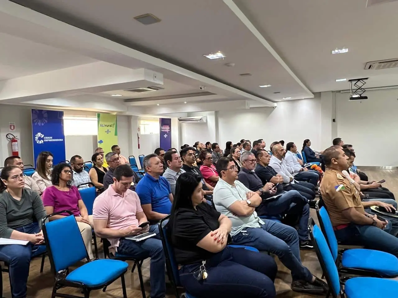 Servidores participam de reunião sobre o Plano de Contratação Anual 1 Reuniao sobre o Plano de Contratacao Anual 4