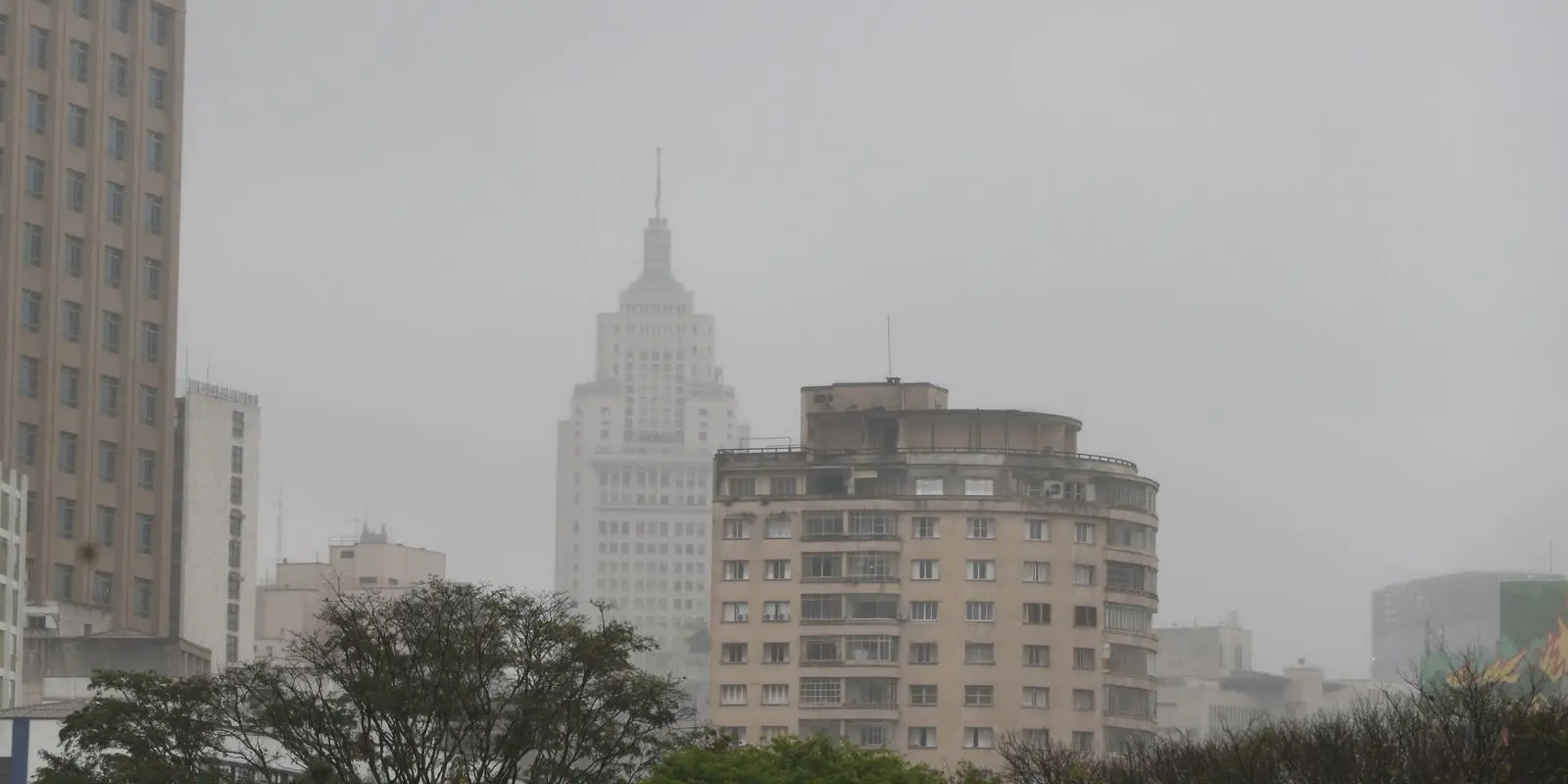 SP tem 36 mil casas sem energia na tarde deste