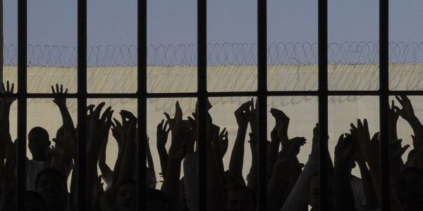 STF homologa plano para melhorar condicoes de presidios