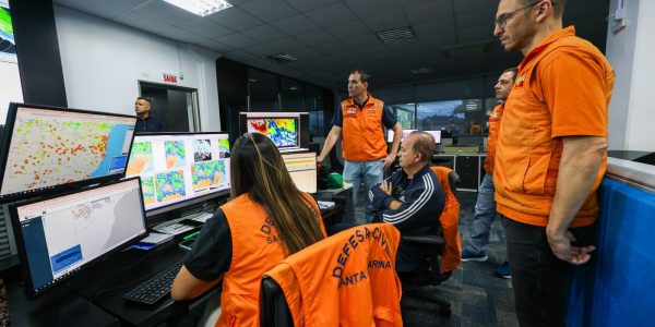 Saude orienta populacao e monitora chuvas em Santa Catarina e