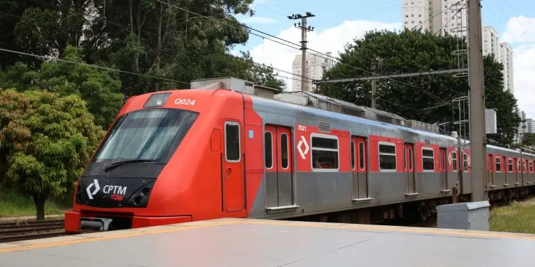 Trens da Linha 11 Coral tem restricoes apos descarrilhamento diz CPTM