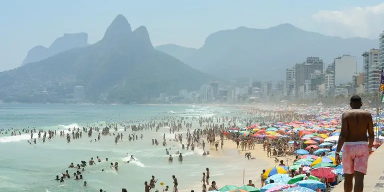 Turistas brasileiros injetarao R 148 bi na economia durante o