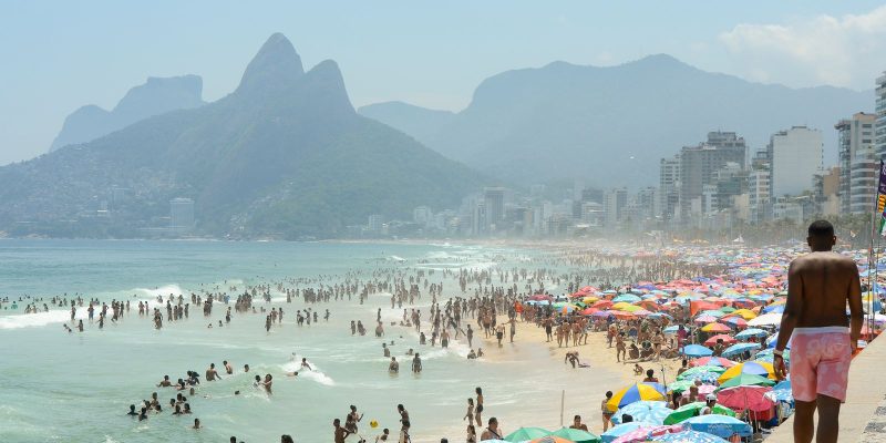 Turistas brasileiros injetarao R 148 bi na economia durante o