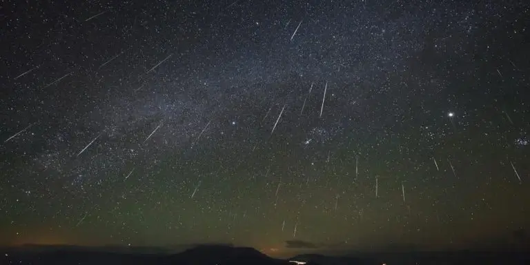Ultima grande chuva de meteoros do ano ocorre na noite