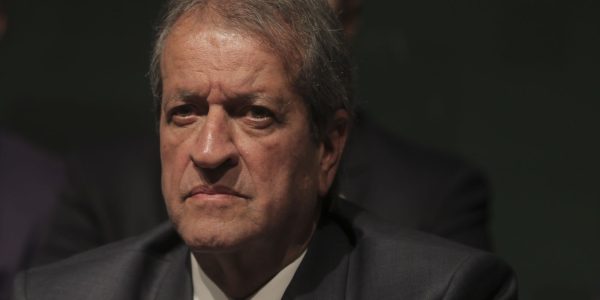 Valdemar Costa Neto e ex assessor de Bolsonaro depoem na PF