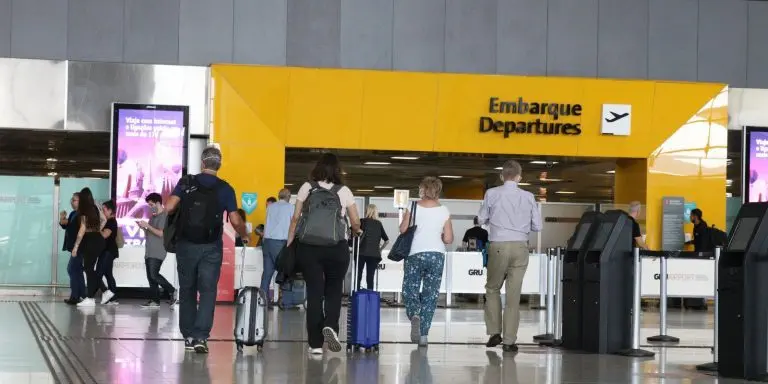 Vinte mil aposentados ja compraram passagens pelo Programa Voa Brasil
