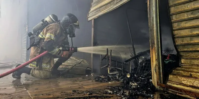 Apos incendio na Uruguaiana Paes promete reformas e ajuda a