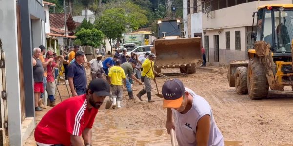 Fortes chuvas em Minas Gerais destroem 9 pontes em Dom