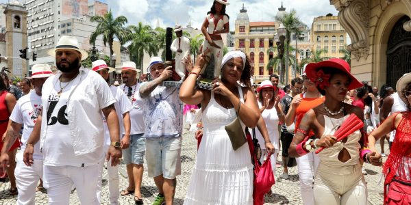 Hoje e Dia combate a intolerancia religiosa e parteiras sao