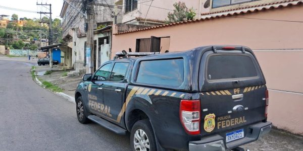 PF investiga troca de voto por vaga em fila do