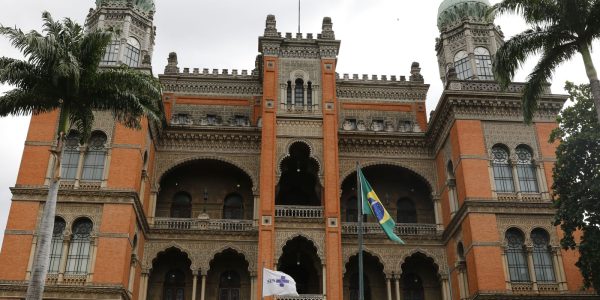 Policiais entram sem autorizacao em campus da Fiocruz durante operacao