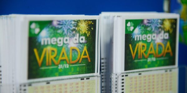 Premio maior da Mega da Virada sai para oito apostas