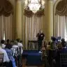 Sobrevivente do holocausto e preciso denunciar apologias ao nazismo