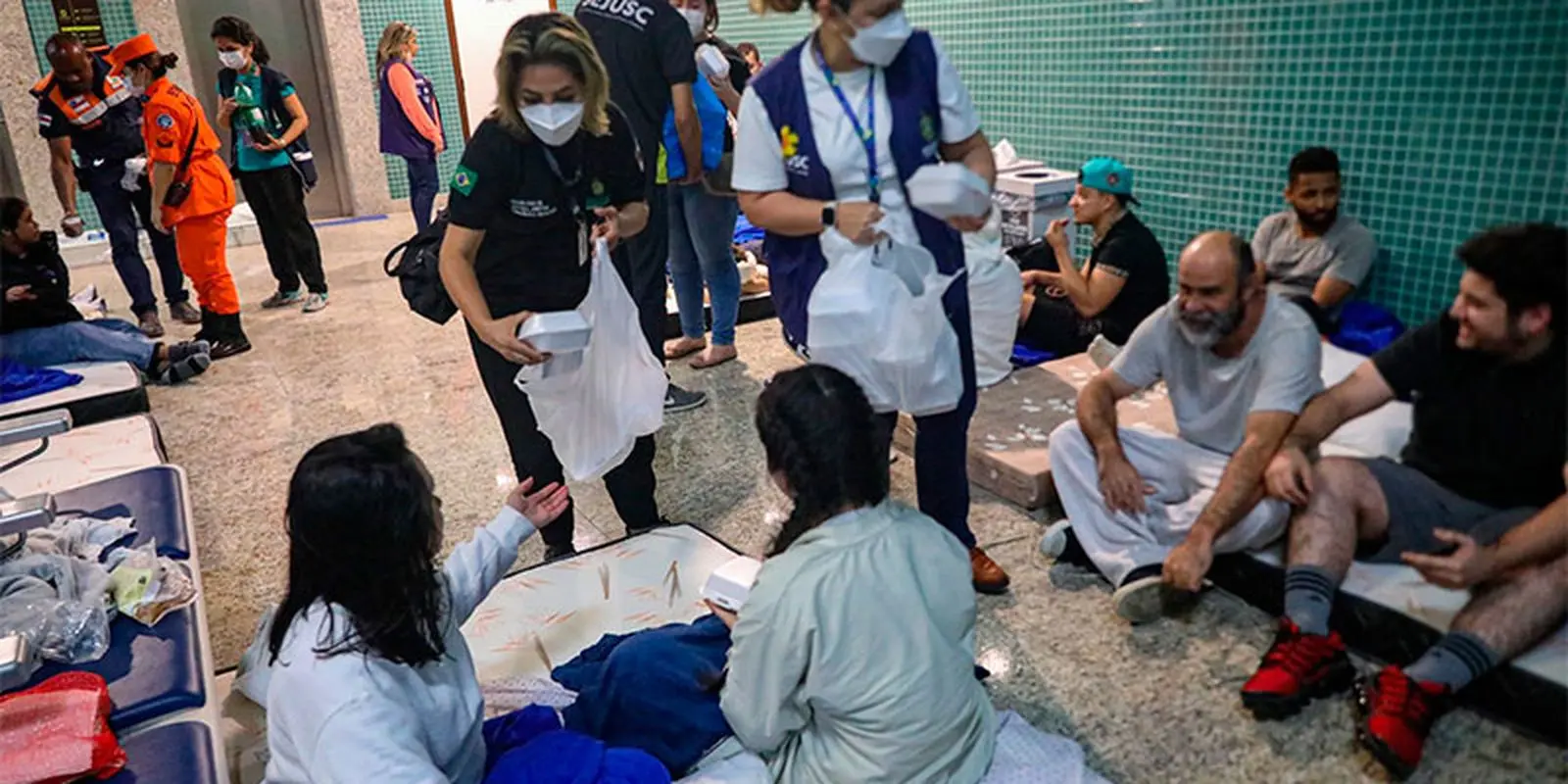 Voo da FAB com brasileiros deportados dos EUA chega a