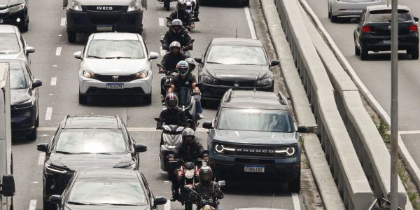 Associacao de medicos alerta para riscos do uso de mototaxis