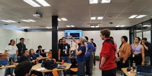 Brasileiros adultos com ensino superior completo chegam a 184