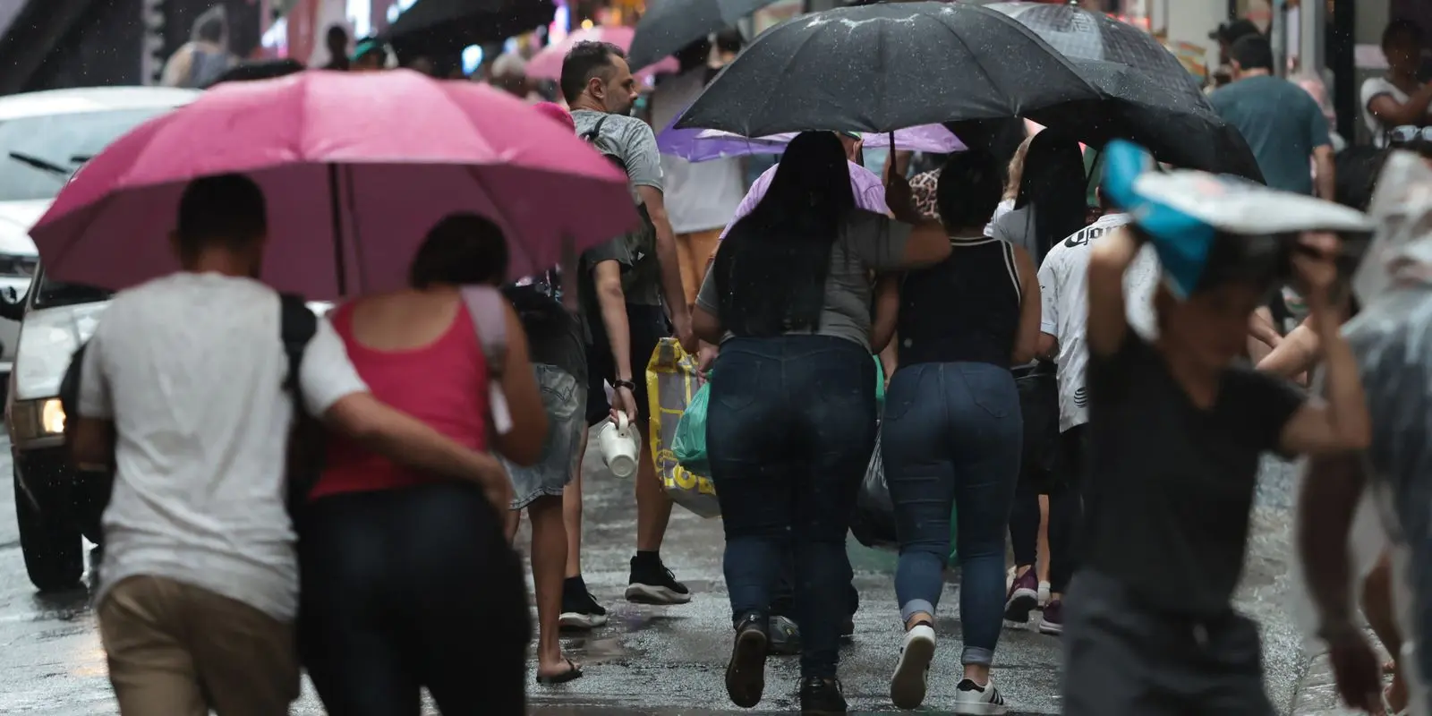 Chuvas fortes voltam a atingir São Paulo em meio a onda de calor 1 Chuvas fortes voltam a atingir Sao Paulo em meio a