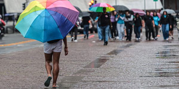 Chuvas perdem forca na capital paulista mas ainda ha riscos