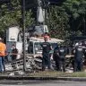Duas pessoas morrem em queda de aviao em Sao Paulo