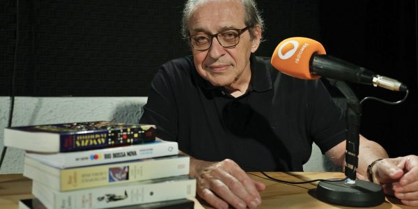 Em serie da Radio MEC Ruy Castro traz cancoes de