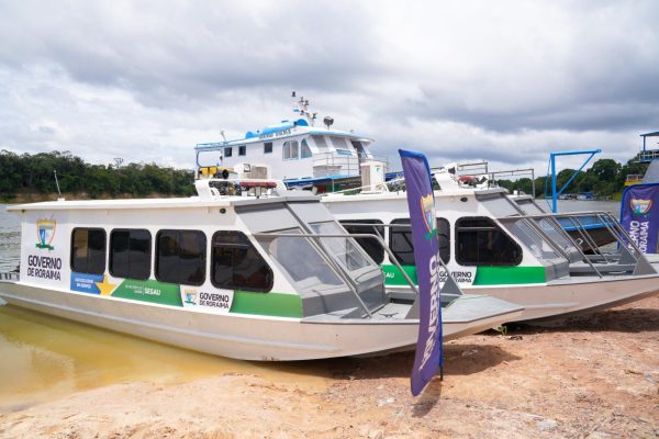 Entrega de ambulanchas no Baixo Rio Branco 5