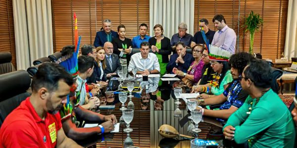 Governador decide revogar nova lei polemica sobre ensino no Para
