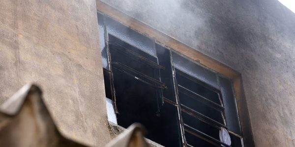 Incendio chama atencao para riscos a seguranca do trabalho no