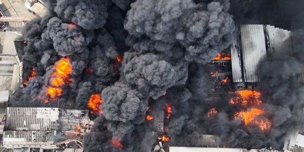 MPRJ investiga incendio em fabrica de lubrificantes