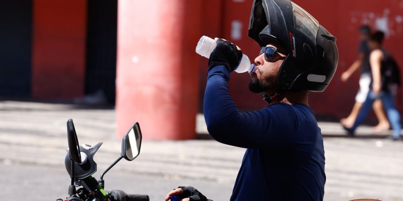 Rio cria canal para denuncias de trabalhadores em calor extremo