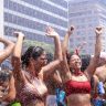 Rio tem sabado de praia mais de 50 blocos e
