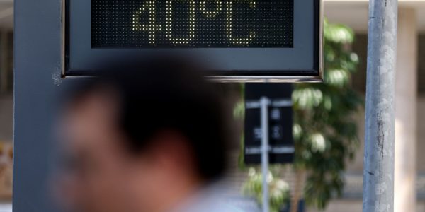 Sindicato alerta sobre falta de ar condicionado em escolas do