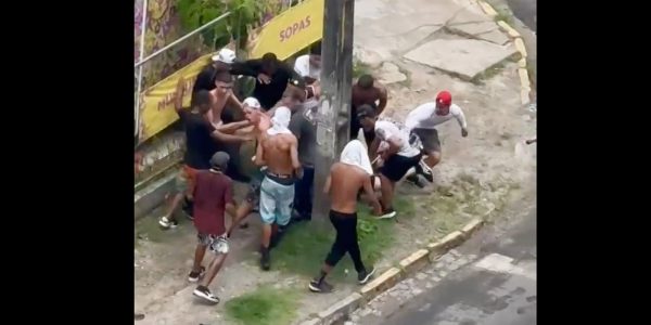 Uma pessoa permanece internada apos briga de torcidas no Recife