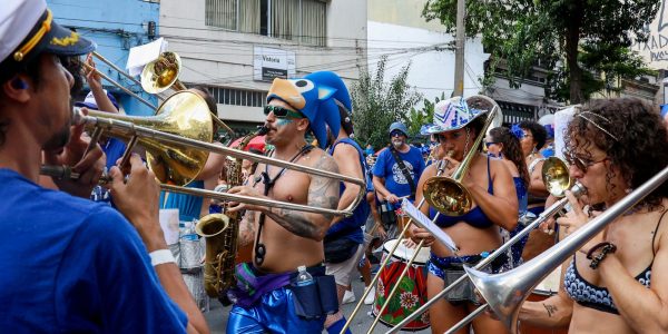 Bloco mais antigo de Sao Paulo anima carnaval no centro