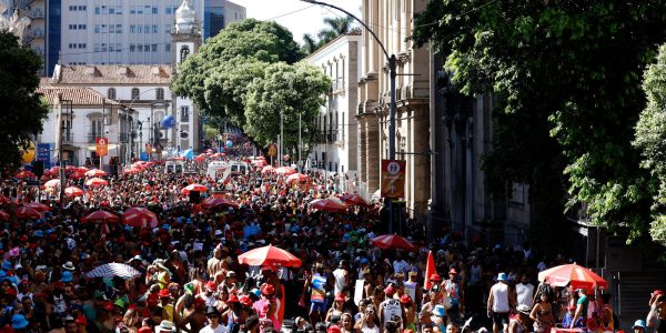 Bola Preta aposta na tradicao em desfile no dia do