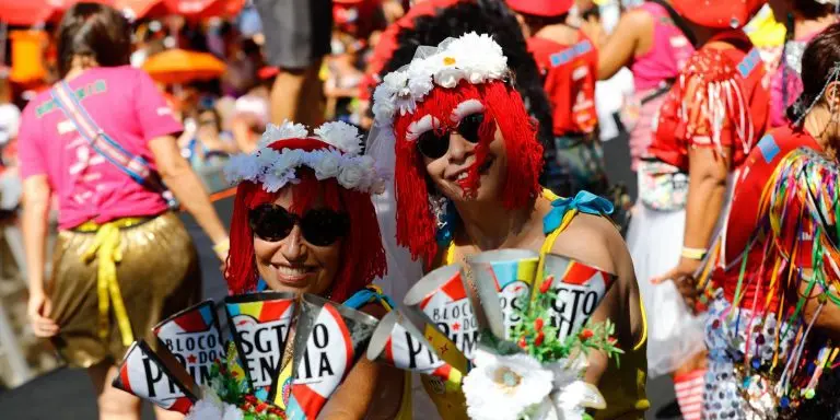 Carnaval 2025 confira os blocos de rua do Rio neste
