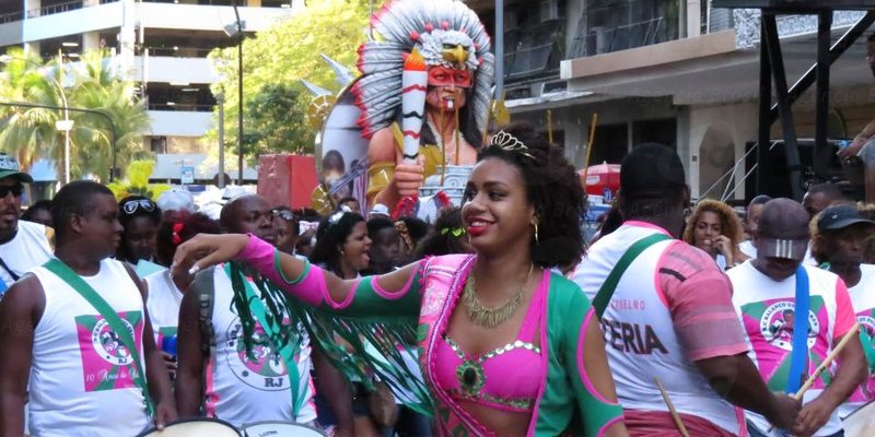 Carnaval 2025 confira os blocos que desfilam nesta segunda feira no
