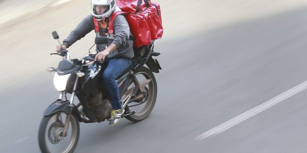 Entregadores de aplicativos protestam contra precarizacao do trabalho