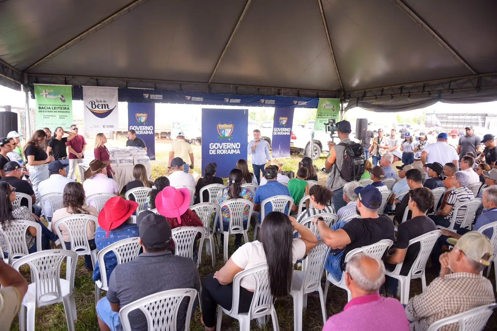Famílias produtoras do Cantá receberam 90 matrizes leiteiras do governo 1 Governo de Roraima realiza entrega de 90 matrizes leiteiras para familias produtoras do Canta 2