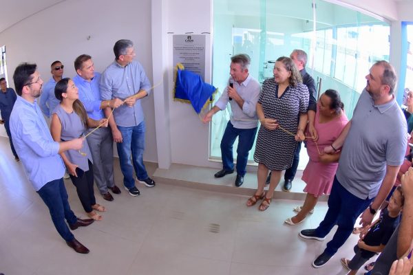 Inauguracao sistema de abastecimento de agua para os bairros Pedra Pintada e Said Salomao Fernando O