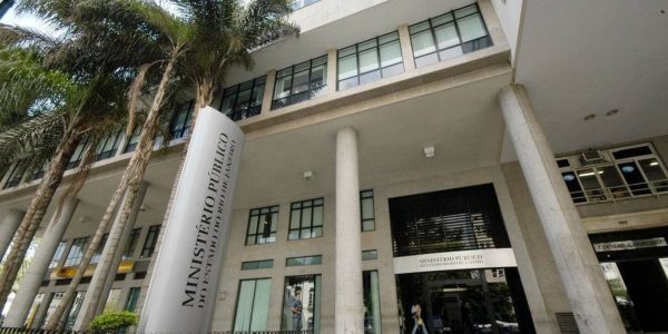 MPRJ faz acao contra lavagem de dinheiro em postos de