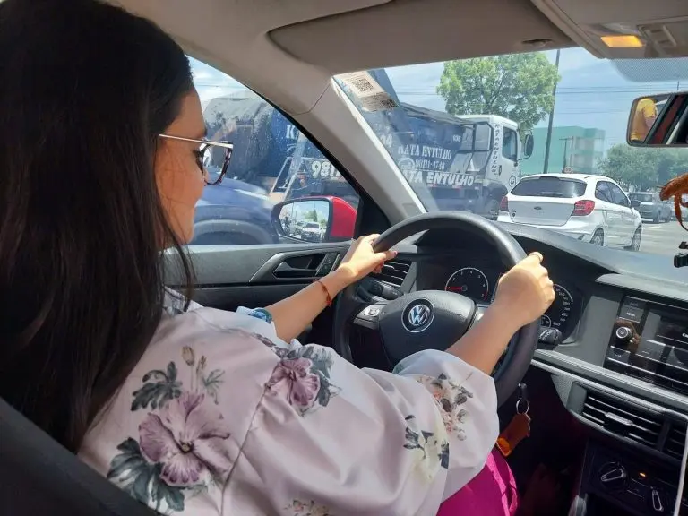 Mulher motorista na direcao Ascom Detran RR 1 scaled