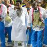 Neguinho da Beija Flor faz seu ultimo desfile disputando titulo