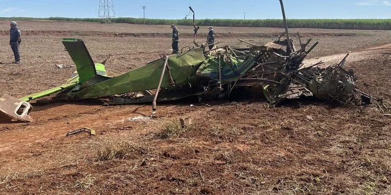 Piloto morre em queda de aviao agricola no interior de