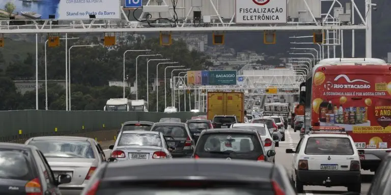 Rodovia Rio Santos tem transito intenso apos carnaval