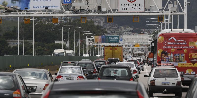 Rodovia Rio Santos tem transito intenso apos carnaval