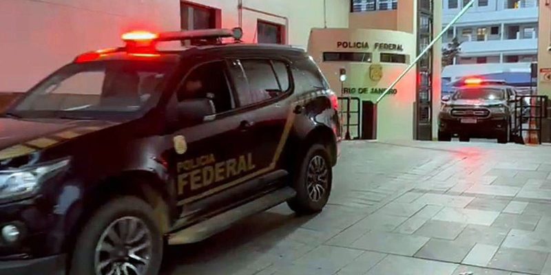 Traficantes europeus sao presos em Angra com 47 quilos de