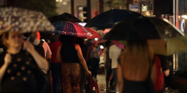 Defesa de Civil alerta para fortes chuvas em Sao Paulo