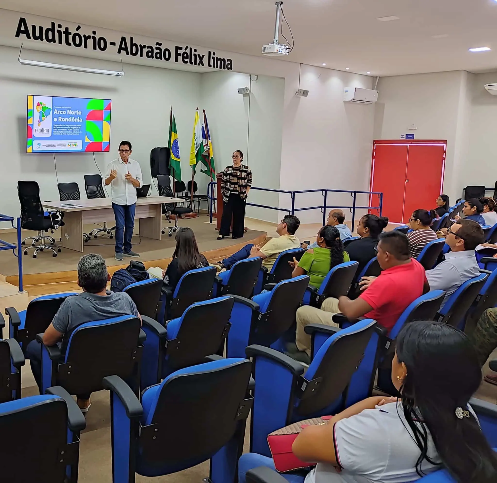 Governo de Roraima debate desafios e oportunidades para o desenvolvimento da faixa de fronteira 1 INTEGRACAO 4 scaled