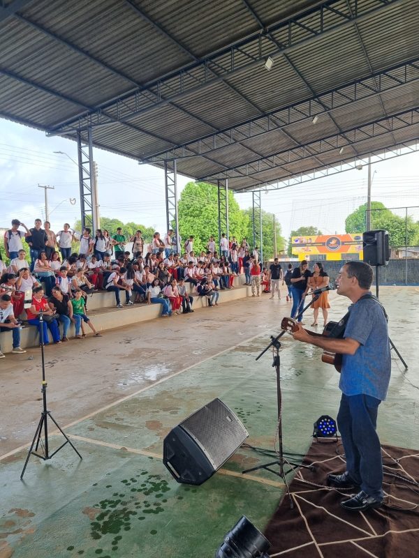 Projeto de cantor roraimense inicia nova temporada em escola estadual de Alto Alegre 2
