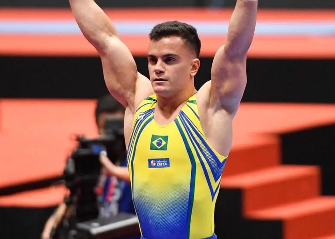 Caio Souza vai à final das barras paralelas em etapa da Copa do Mundo 1 caio souza ginastica artistica argolas